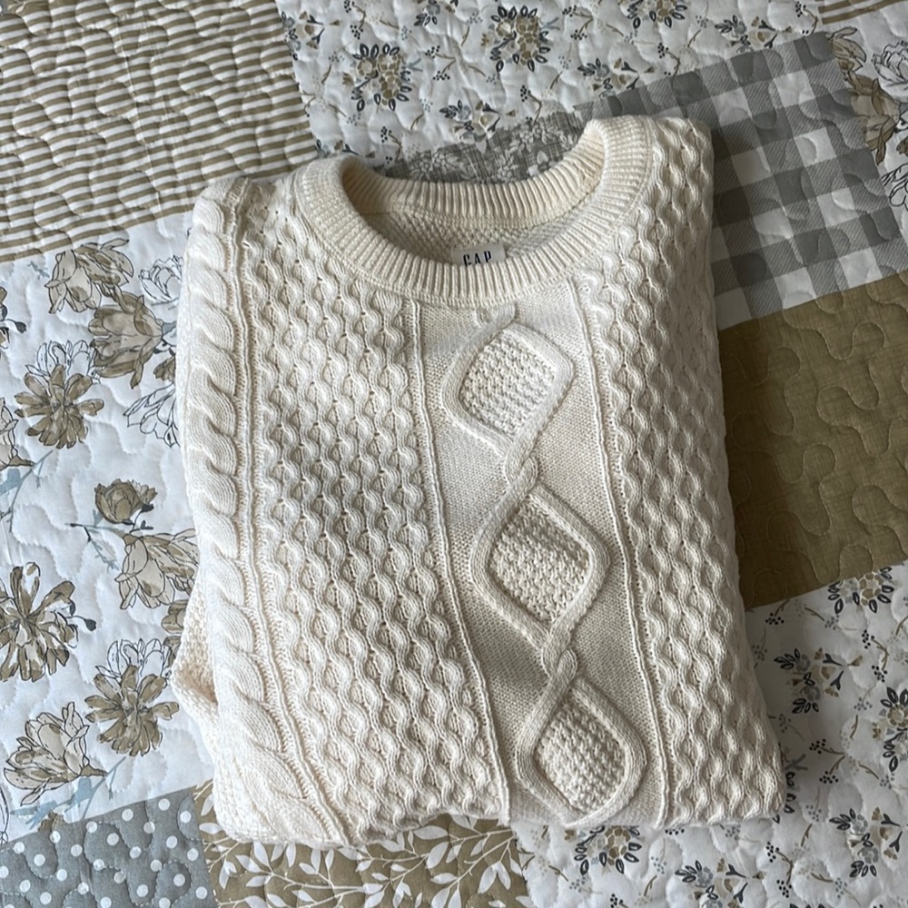 Gap Sweater
